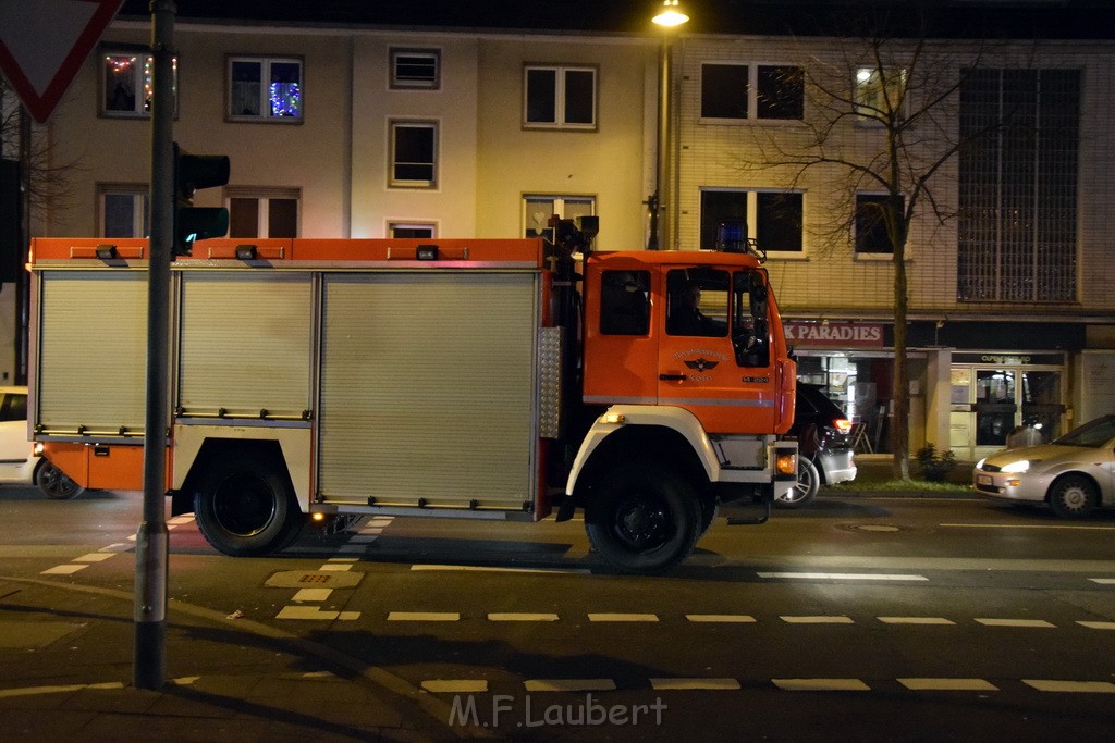 Feuer Papp Presscontainer Koeln Hoehenberg Bochumerstr P158.JPG - Miklos Laubert